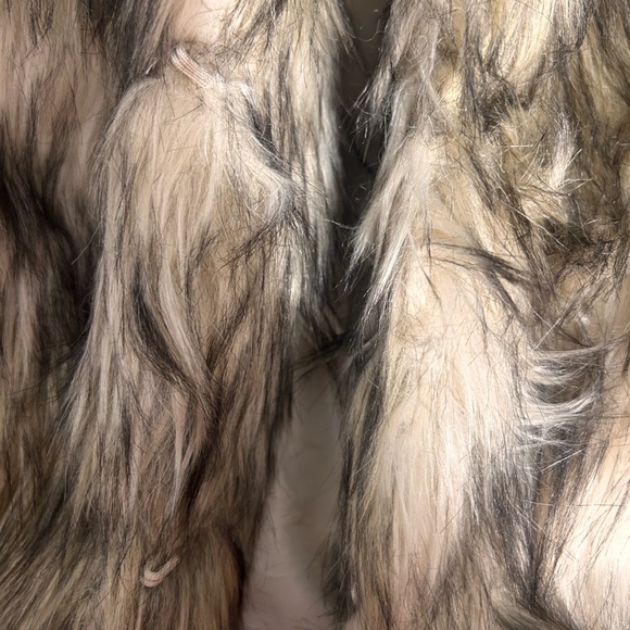 NWOT Fashion Nova Fernanda faux fur coat size small - Picture 10 of 10